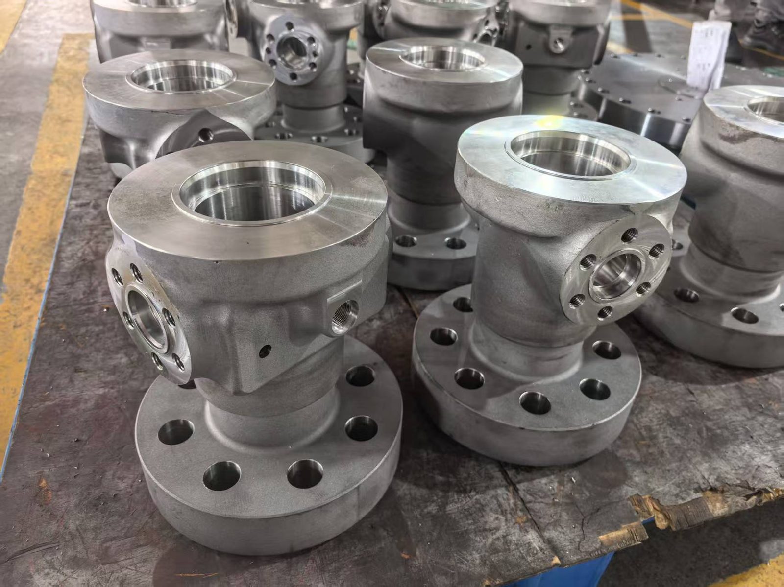 Forged two-piece ball valve body photo 4