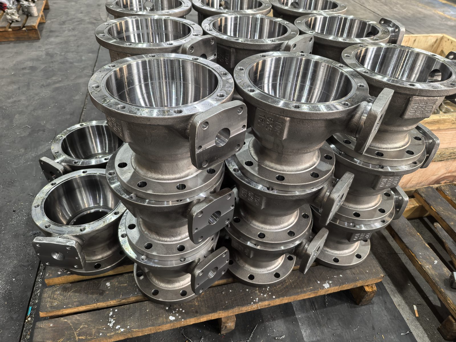 Forged two-piece ball valve body photo 6