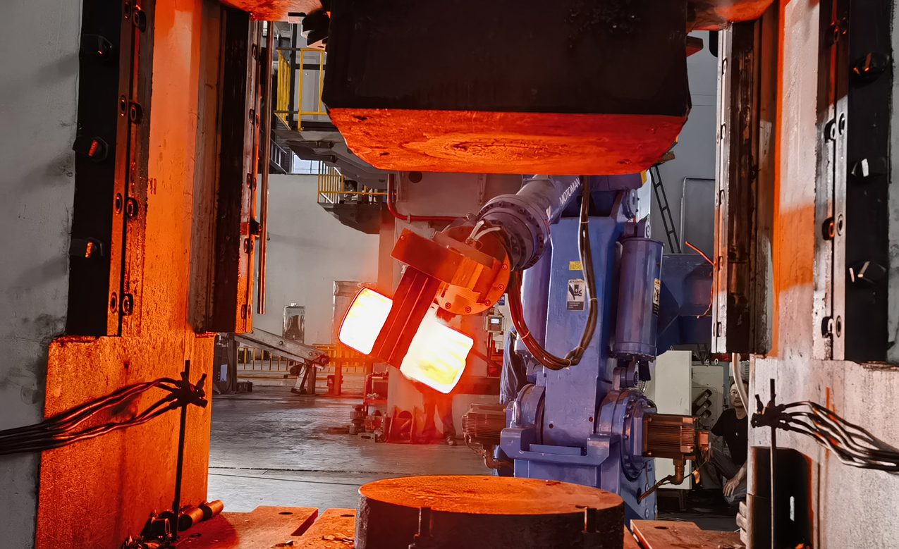 Inside the Longrui forging workshop photo 1