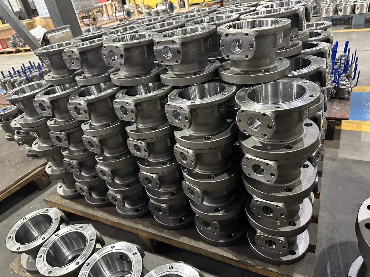 Forged two-piece ball valve body