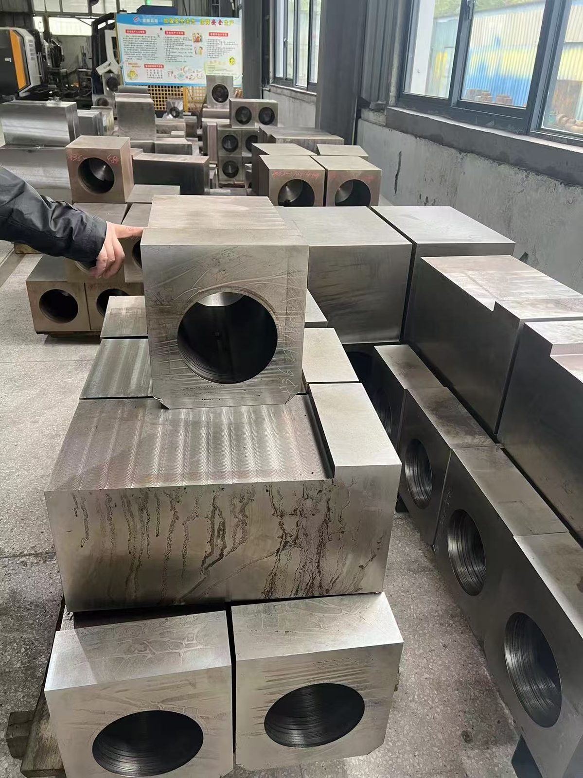 Forged hydraulic cylinder component photo 5