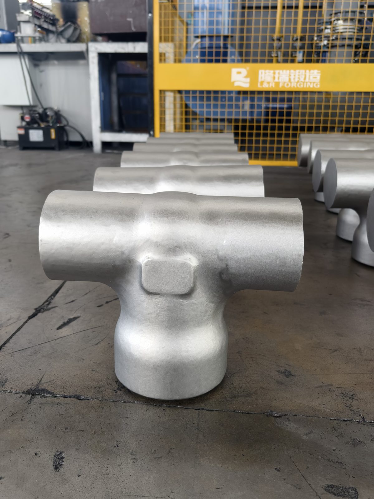 Forged power-station valve part photo 2